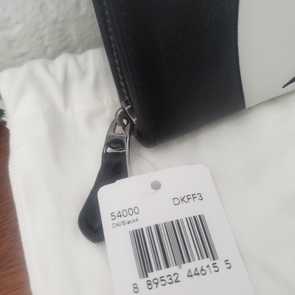 Coach Wallet - Picture 3 of 5